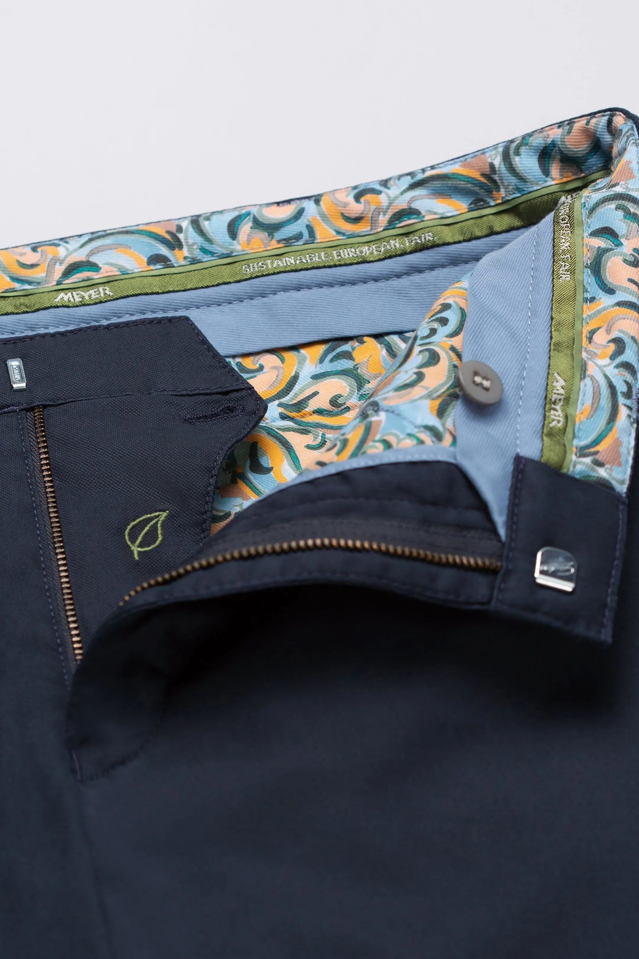 40% OFF - MEYER Chicago Trousers - 5060 Lightweight Cotton Chino - Navy - Size: 36 Regular