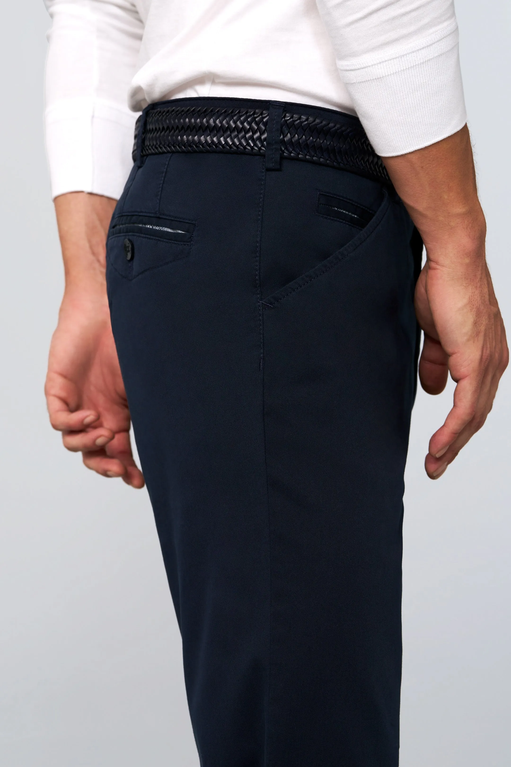 40% OFF - MEYER Chicago Trousers - 5060 Lightweight Cotton Chino - Navy - Size: 36 Regular