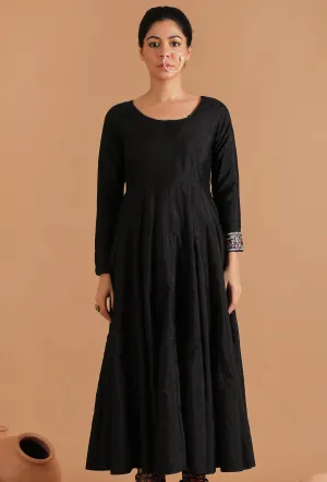 Aarna Solid Kalidar Kurta