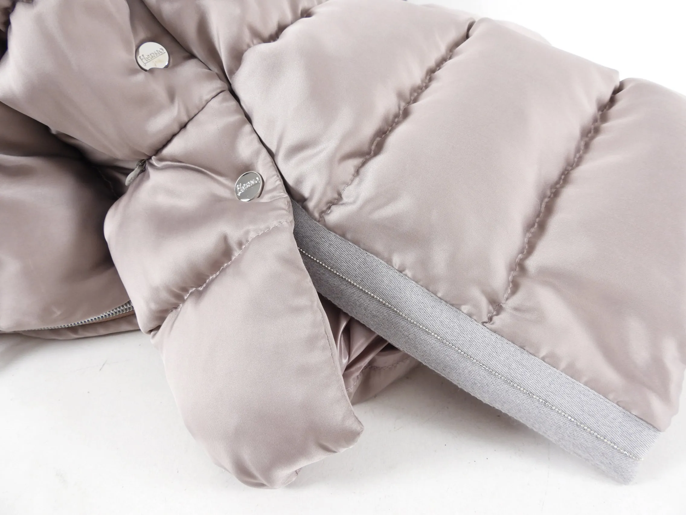 Herno Resort Down Puffer Jacket with High Low Hem - IT42 / 6