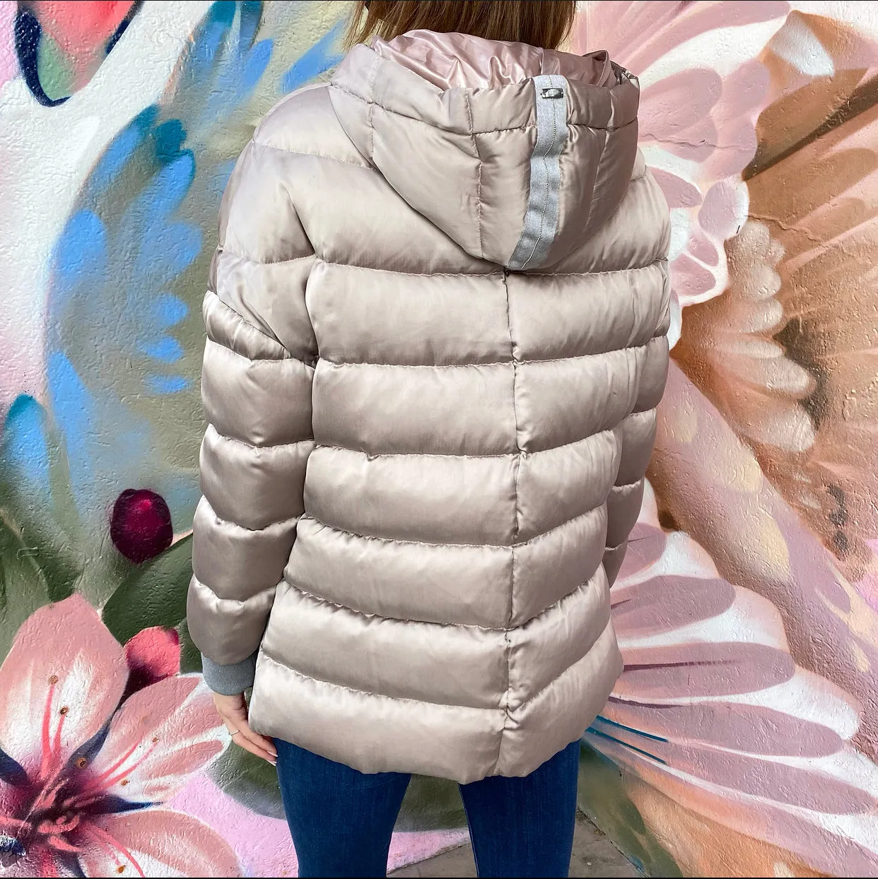 Herno Resort Down Puffer Jacket with High Low Hem - IT42 / 6