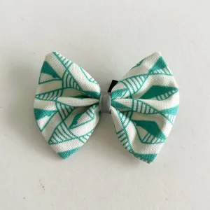 Hiro Wolf Dog Bow Tie: Geo Green