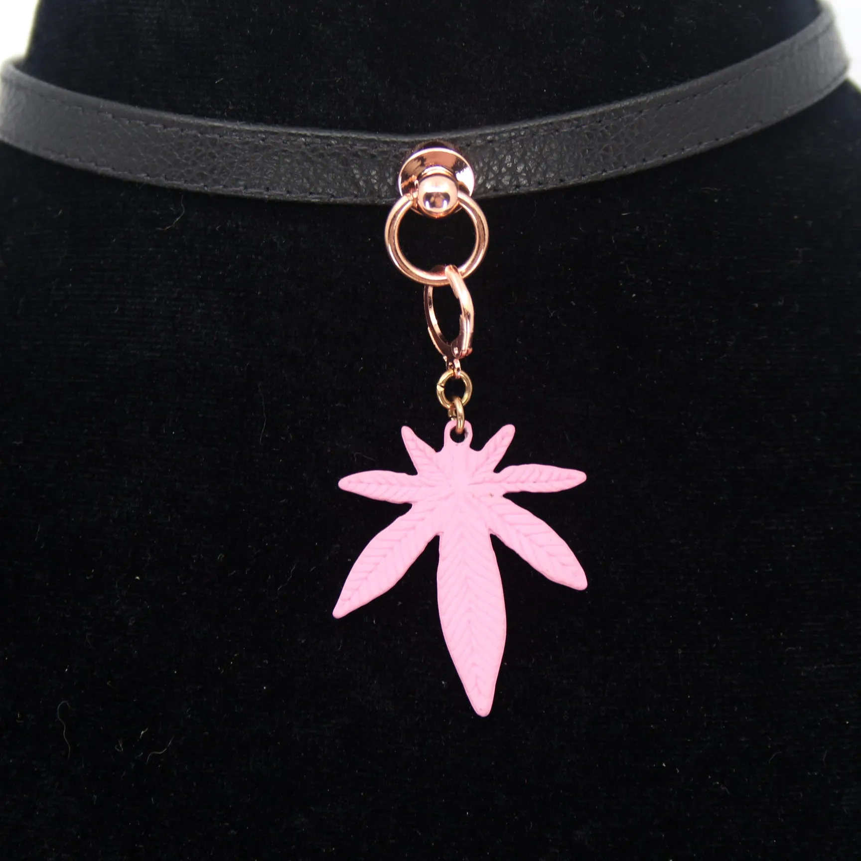 Pink Pot Leaf Collar Tag