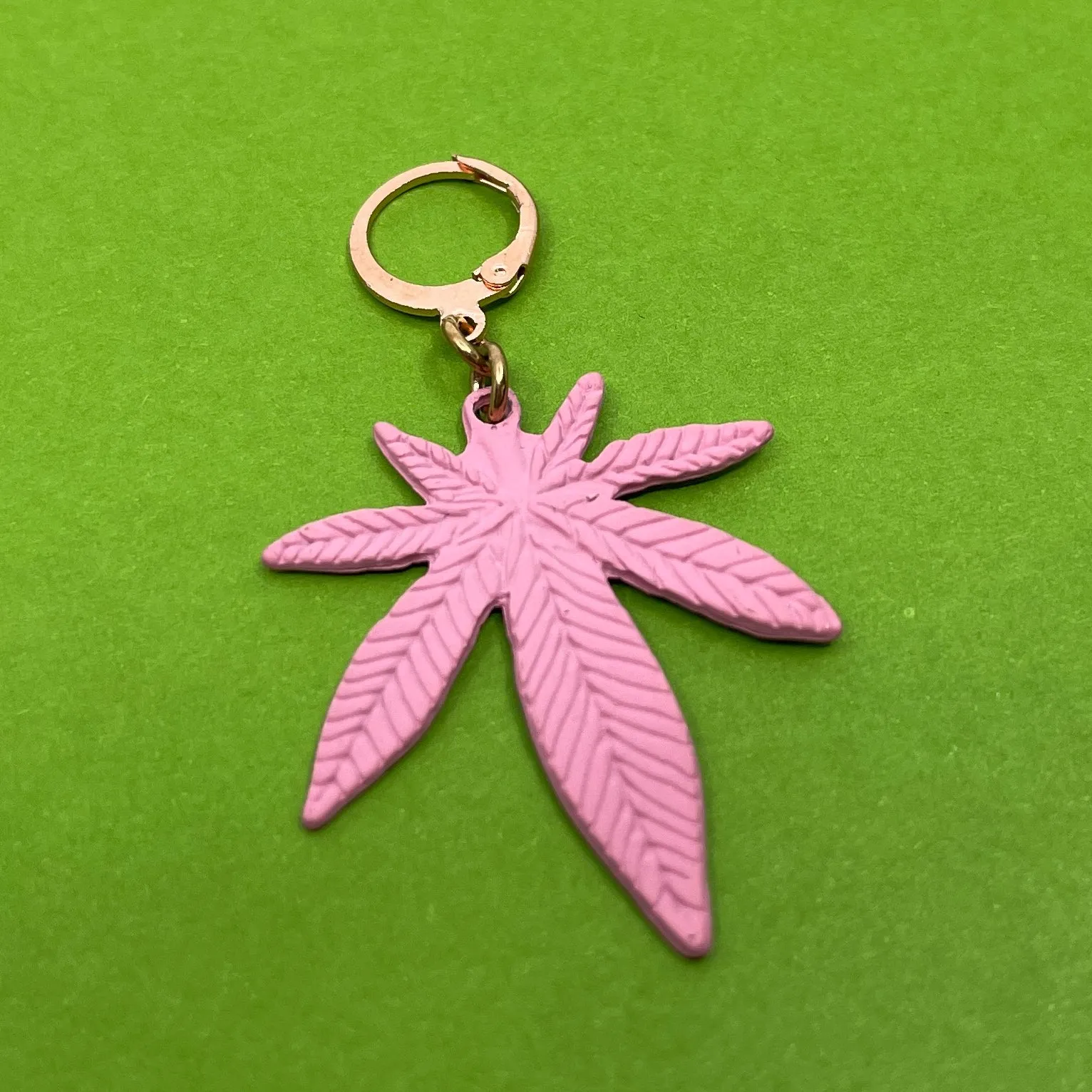 Pink Pot Leaf Collar Tag